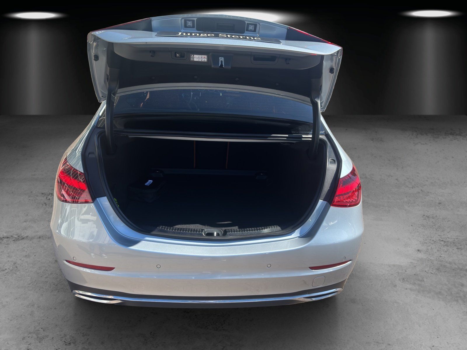 Fahrzeugabbildung Mercedes-Benz C 220 d 4M Avantg AHK Kamera ENERGIZING Display