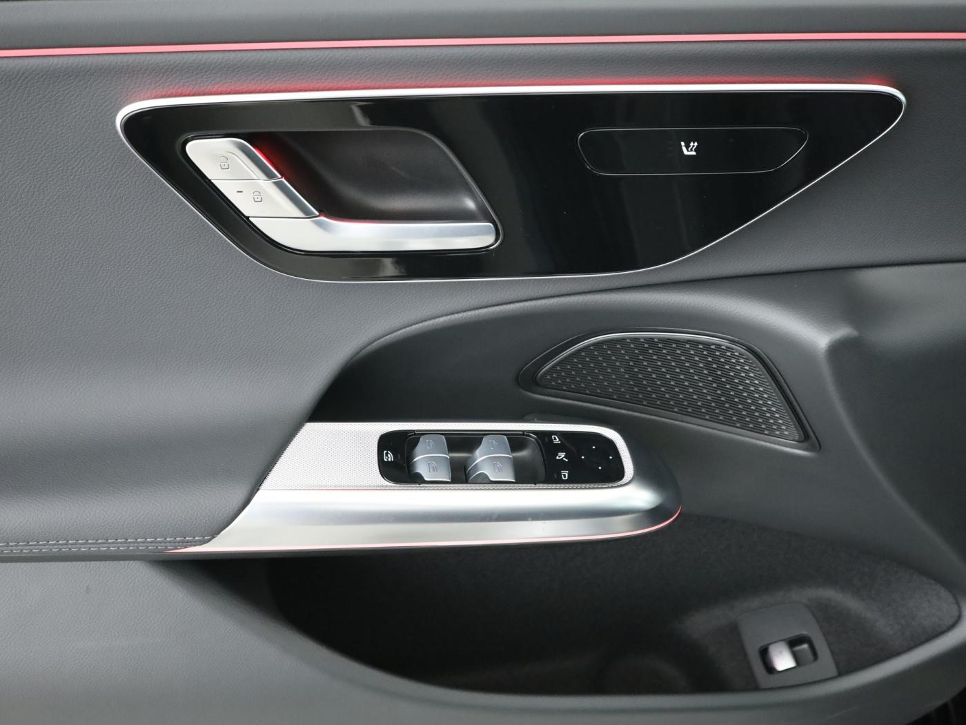 Mercedes-Benz E 200 AMG Adv*Pano*LED*Sitzhzg*Navi*19-Zoll*DAB*