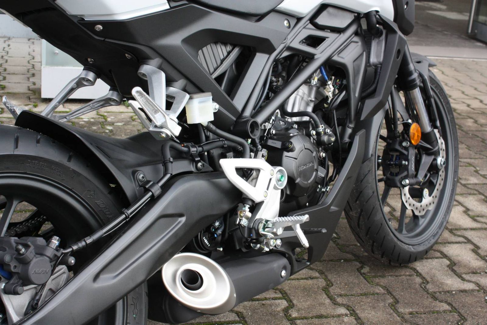 Fahrzeugabbildung Honda CB 125 R