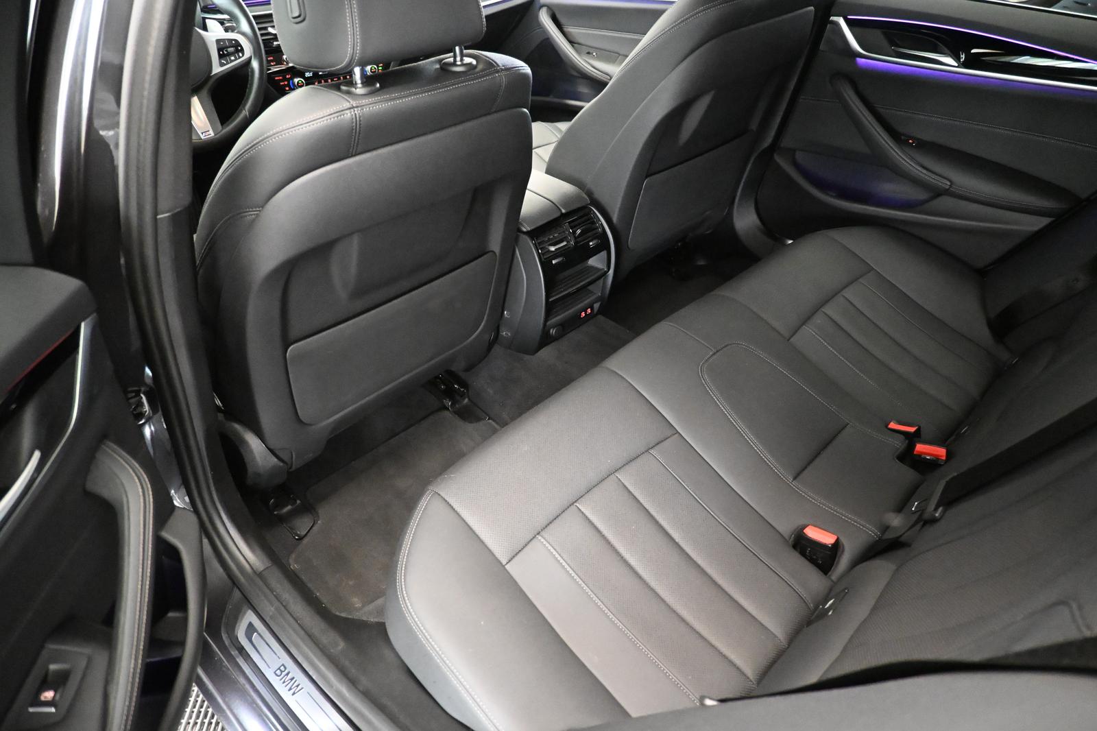 BMW 530 d*M-LENKR*KAMERA*LEDER*ACC*KEYLESS*CARPLAY