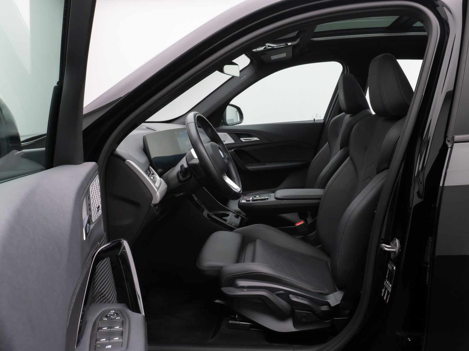 Fahrzeugabbildung BMW X1 sD18i Panorama Kamera DAB H/K Komfort Sport