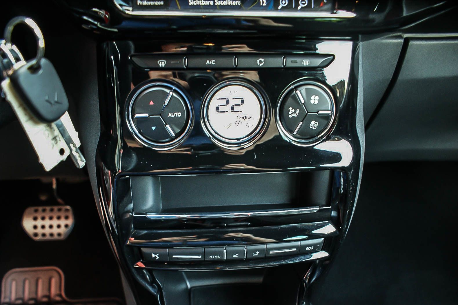 Fahrzeugabbildung Andere DS 3 SportChic Automatik LED VISION STYLE-PAKET