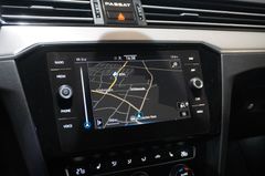 Fahrzeugabbildung Volkswagen Passat Vari. 2.0D R-LINE DSG NAVI/LED/KAMERA/AHK