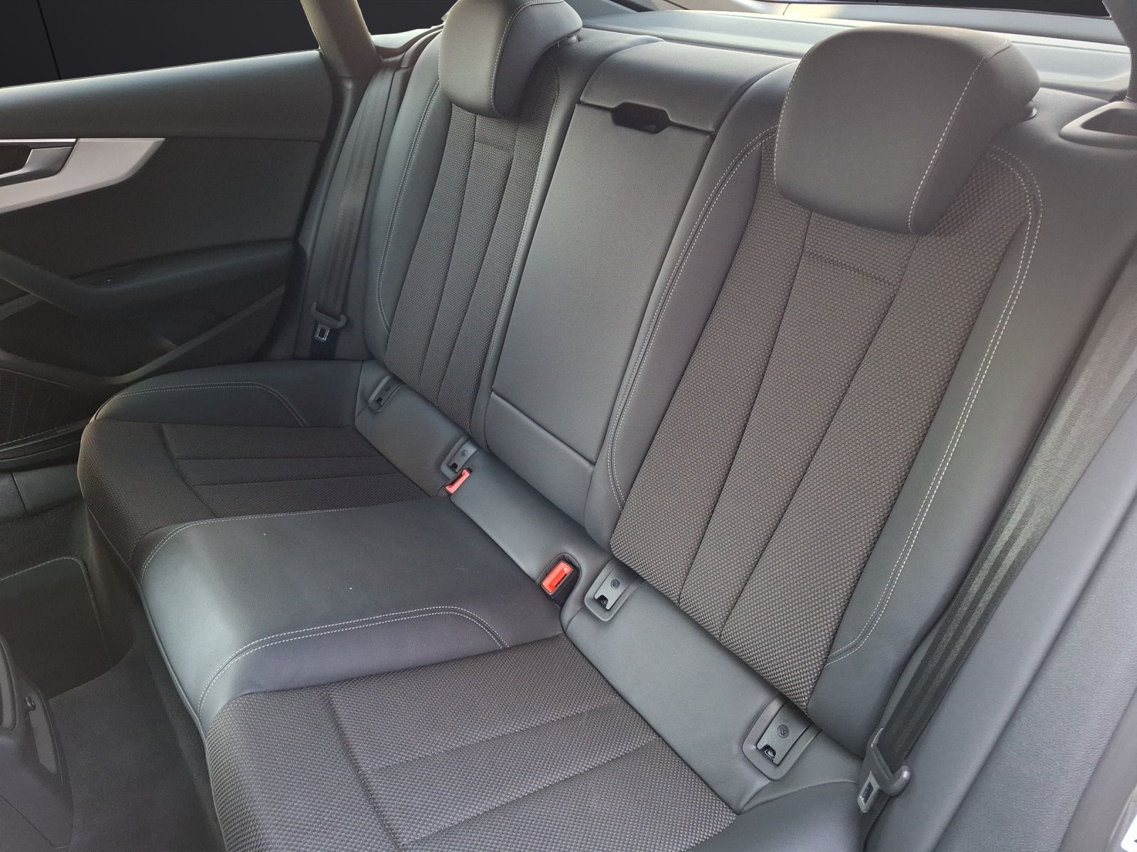 Fahrzeugabbildung Audi A5 Sportback 45 TFSI S-line S-tronic quattro Sta