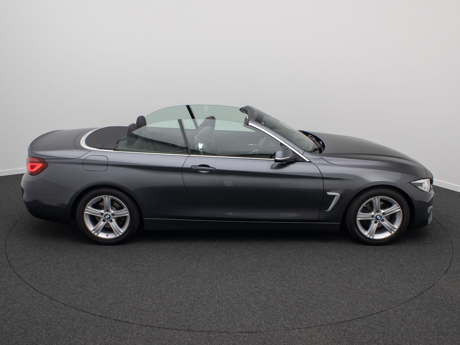Fahrzeugabbildung BMW 420i Cabrio Sport Line DAB NaviPro Alarm Memory