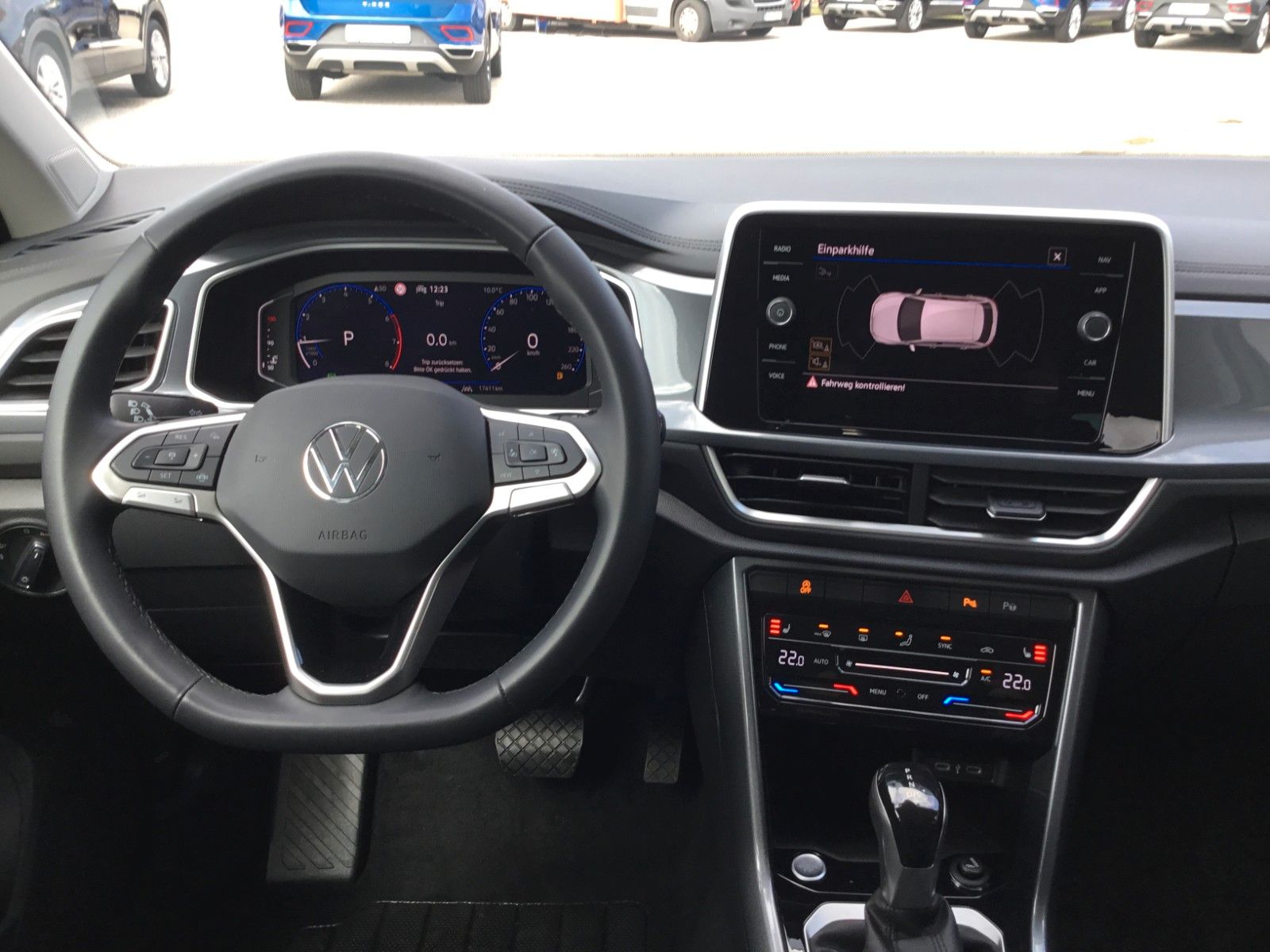 Fahrzeugabbildung Volkswagen T-Roc 1.5 TSI DSG Style+ACC+MatrixLED+Kessy+Navi
