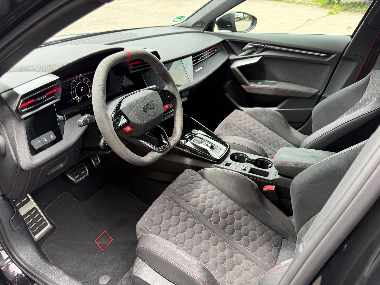 Audi RS 3 Limousine/Individual/Schalensitz/Pano/Sport – 9