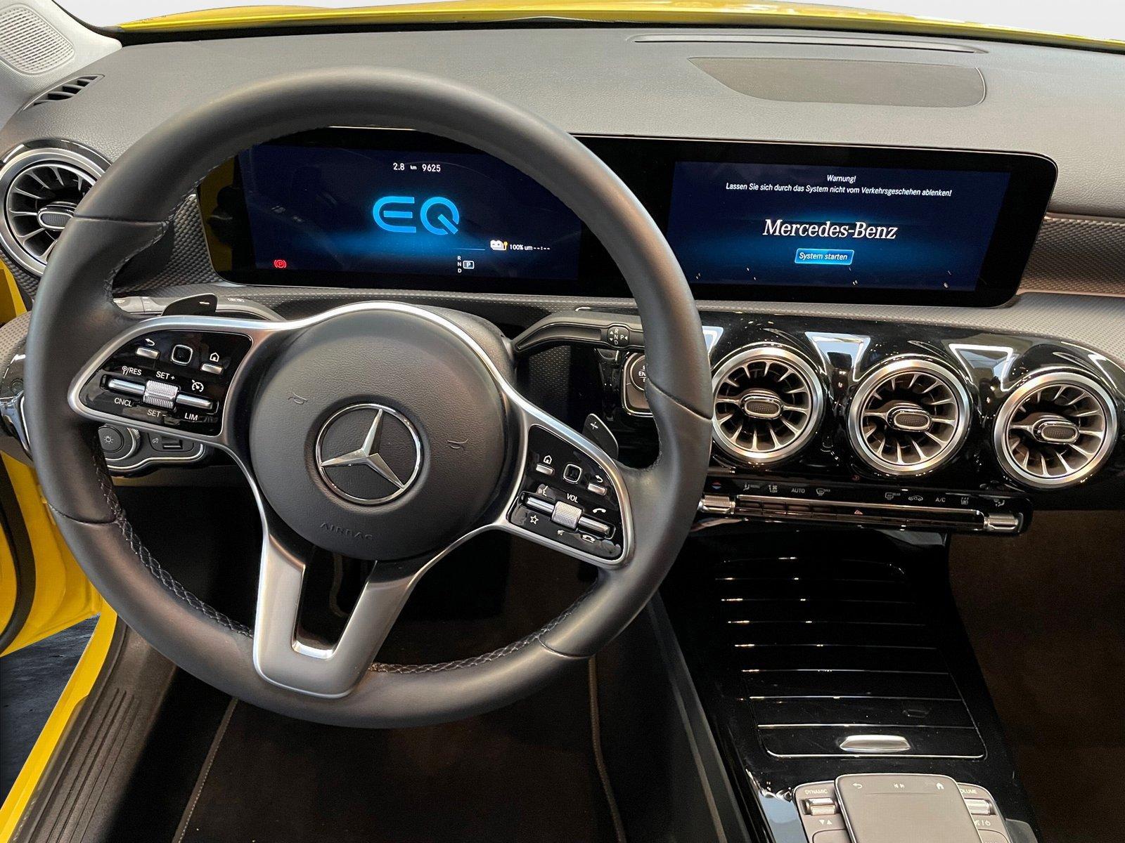 Mercedes-Benz A 250 e Progressive; MBUX High-End; LED Licht
