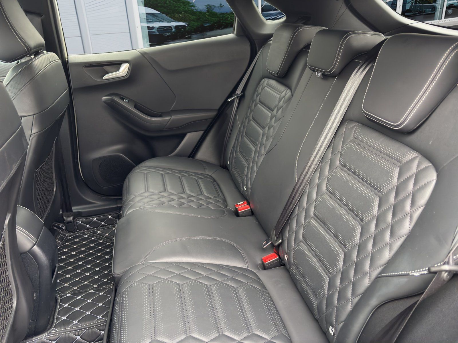 Fahrzeugabbildung Ford Puma  ST-Line Vignale