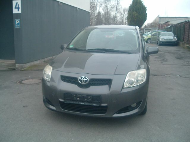 Toyota Auris Life