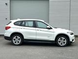 BMW X1 sDrive 18i Adv *Navi*Kamera*AHK*DriveAssist* - BMW X1 mit Benzin-Antrieb: Sdrive