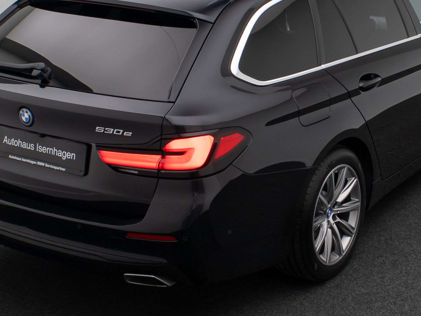 Fahrzeugabbildung BMW 530e xD Panorama 360&deg;DAB HiFi 4xKlima AHK Alarm