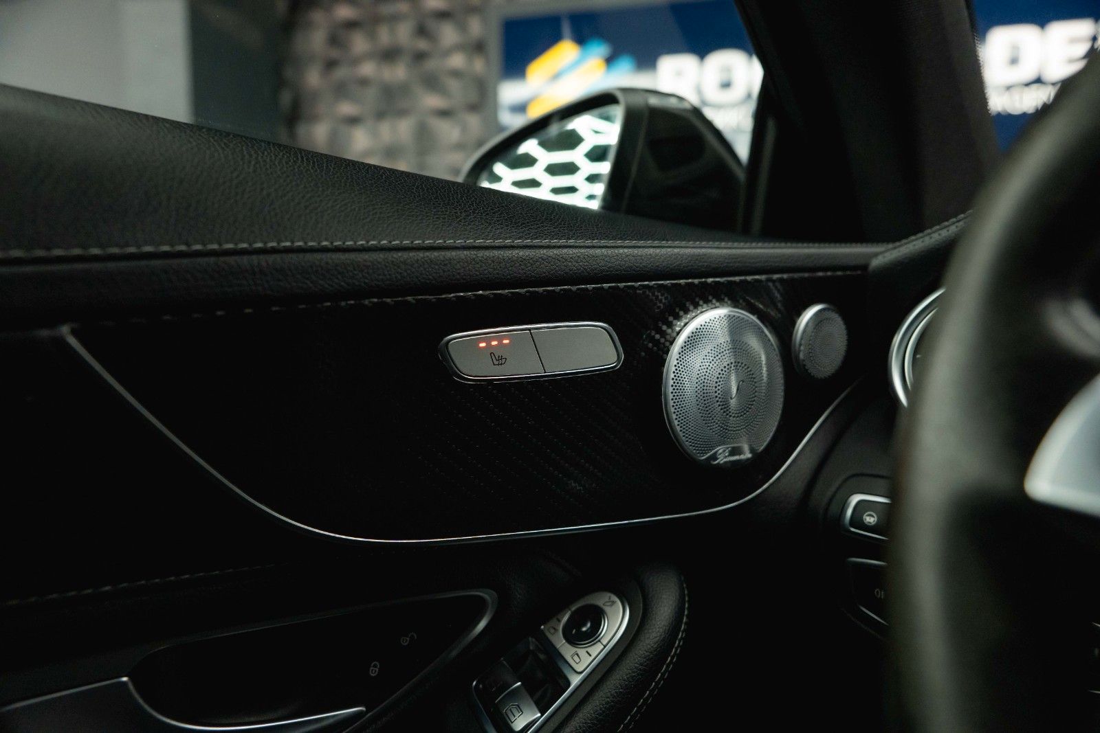 Fahrzeugabbildung Mercedes-Benz C 63 AMG Coupe Edition 1 Night Carbon *ACC*LED*