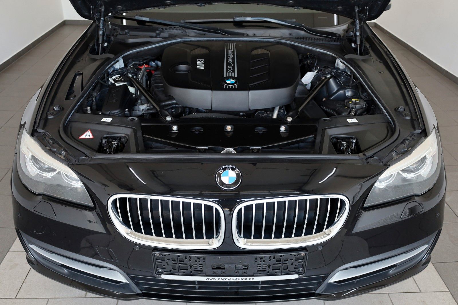 Fahrzeugabbildung BMW 525 d xDrive Touring,Navi,SH,Harman-Kardon,SR+WR