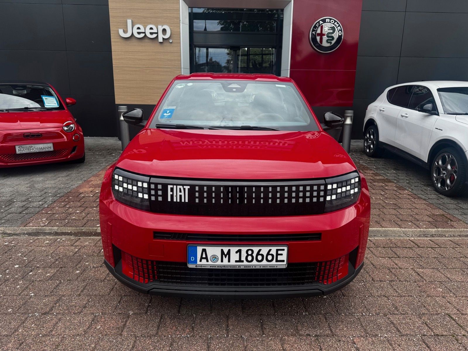Fahrzeugabbildung Fiat Grande Panda (RED) 44 kWh DAB PDC Elektro