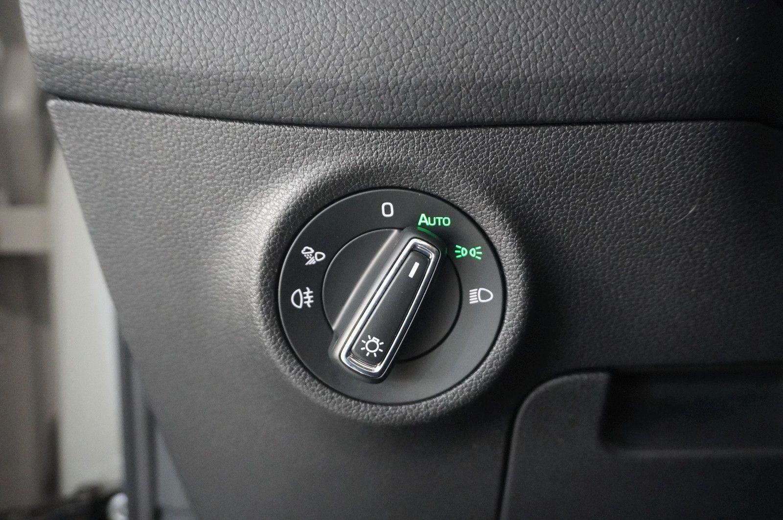 Fahrzeugabbildung SKODA Kodiaq 2.0 TSI STYLE 4X4 7-SITZ NAVI/KAMERA/AHK