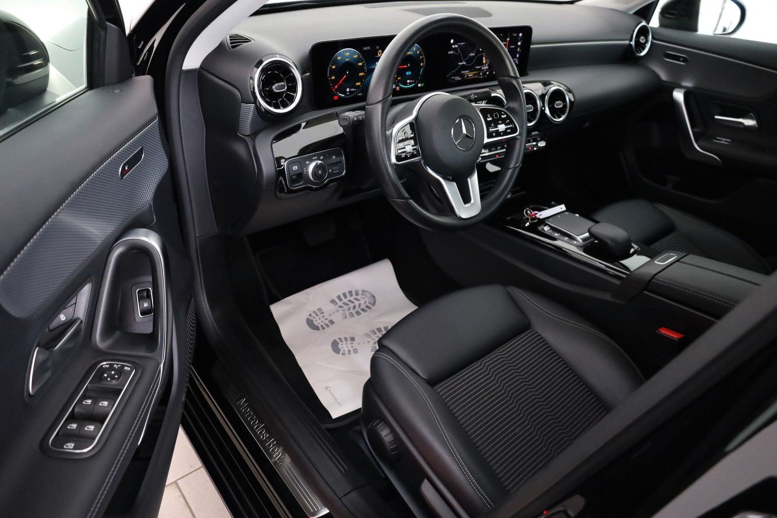 Fahrzeugabbildung Mercedes-Benz A 250 e Progressive,T.Leder,Navi,LED,SH, SR+WR