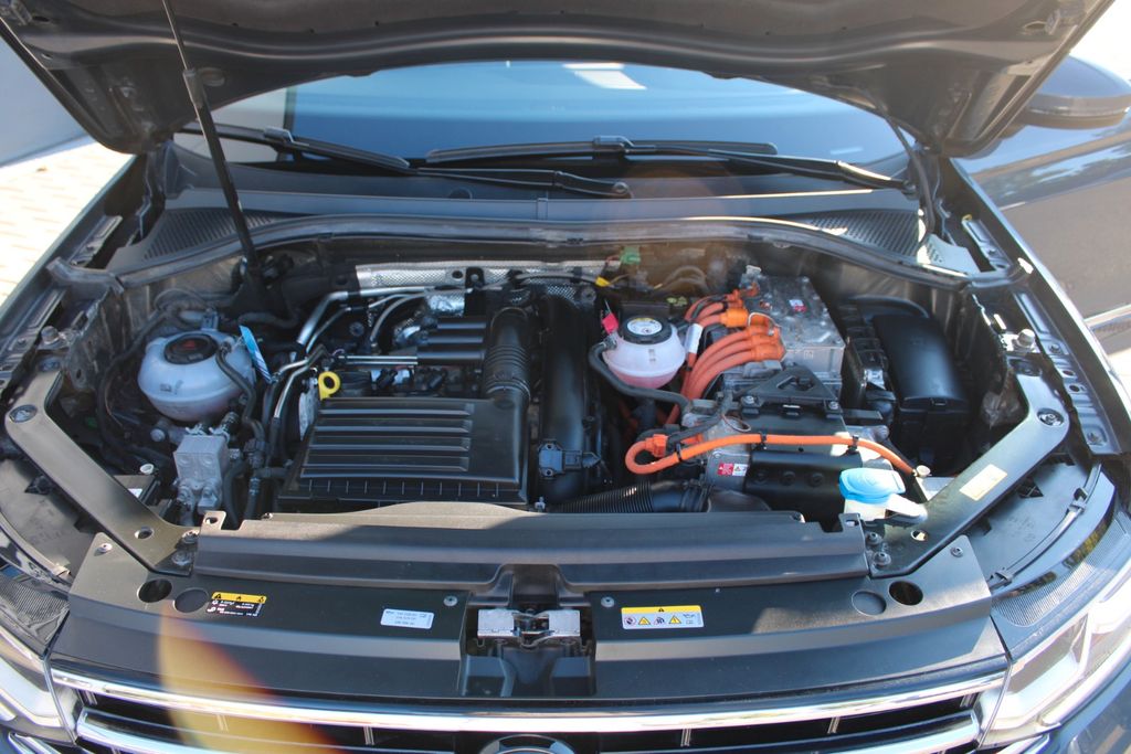VW Tiguan R-Line 1.4 eHybrid NAVI SHZ LHZ KAMERA