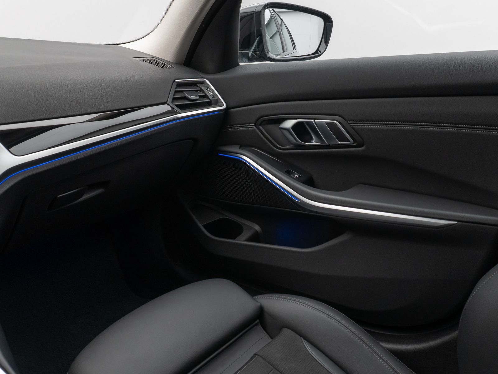 Fahrzeugabbildung BMW 320d Sport Line LED PDC Geschwindigk Indivibual
