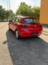 Opel Astra 1.6 Automatik fast VOLL 63k KM - Opel Astra aus 2010: 1.6