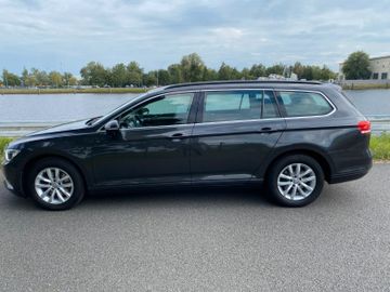 Volkswagen Passat - 2