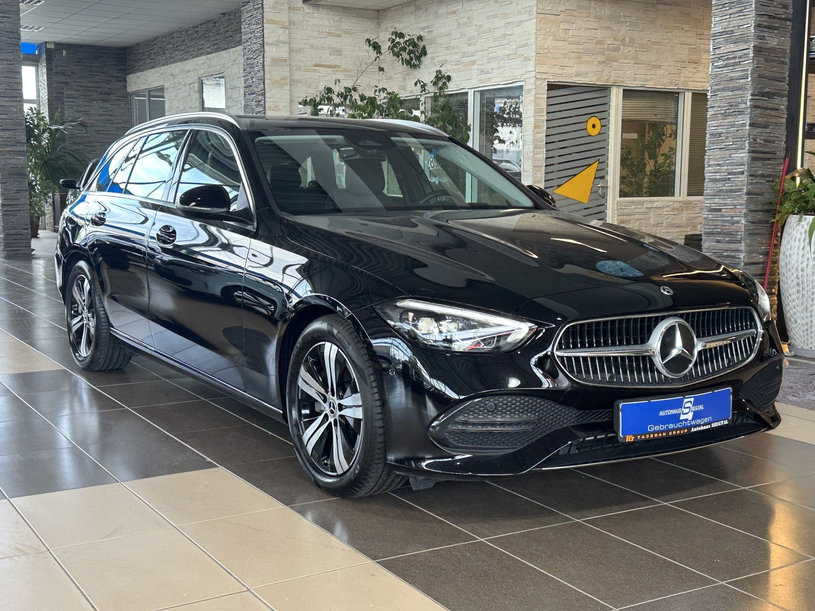 Mercedes-Benz C 200 Td Avantgarde Ambiente R.Cam LED ACC SHZ