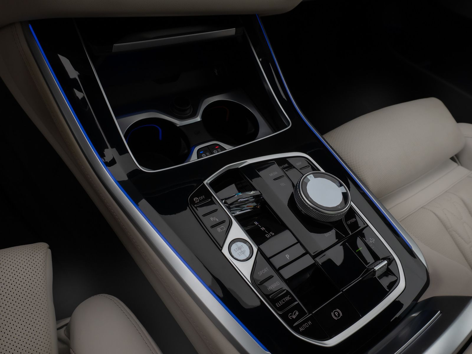 Fahrzeugabbildung BMW X5 xD50e M Sport Pro Pano SoftCL 360°HUD DAB H/K