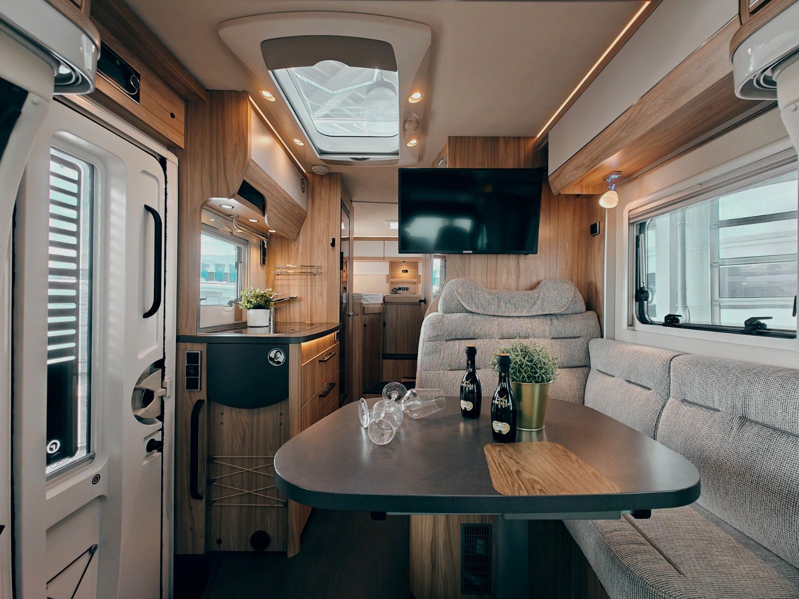 Fahrzeugabbildung HYMER / ERIBA / HYMERCAR ML - T 580 4x4 RSX - DRAUZZEN®