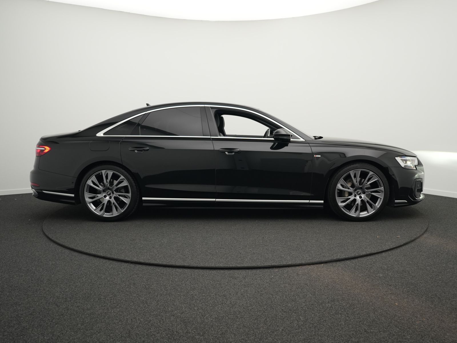 Audi A8 - Bild 12