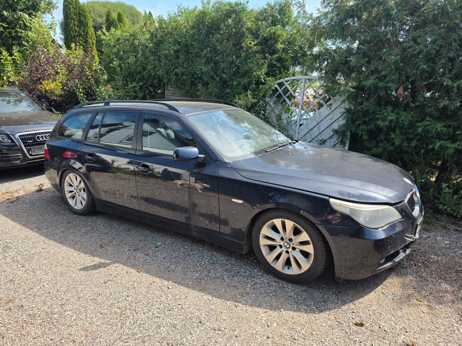 BMW 530 2006 — салон