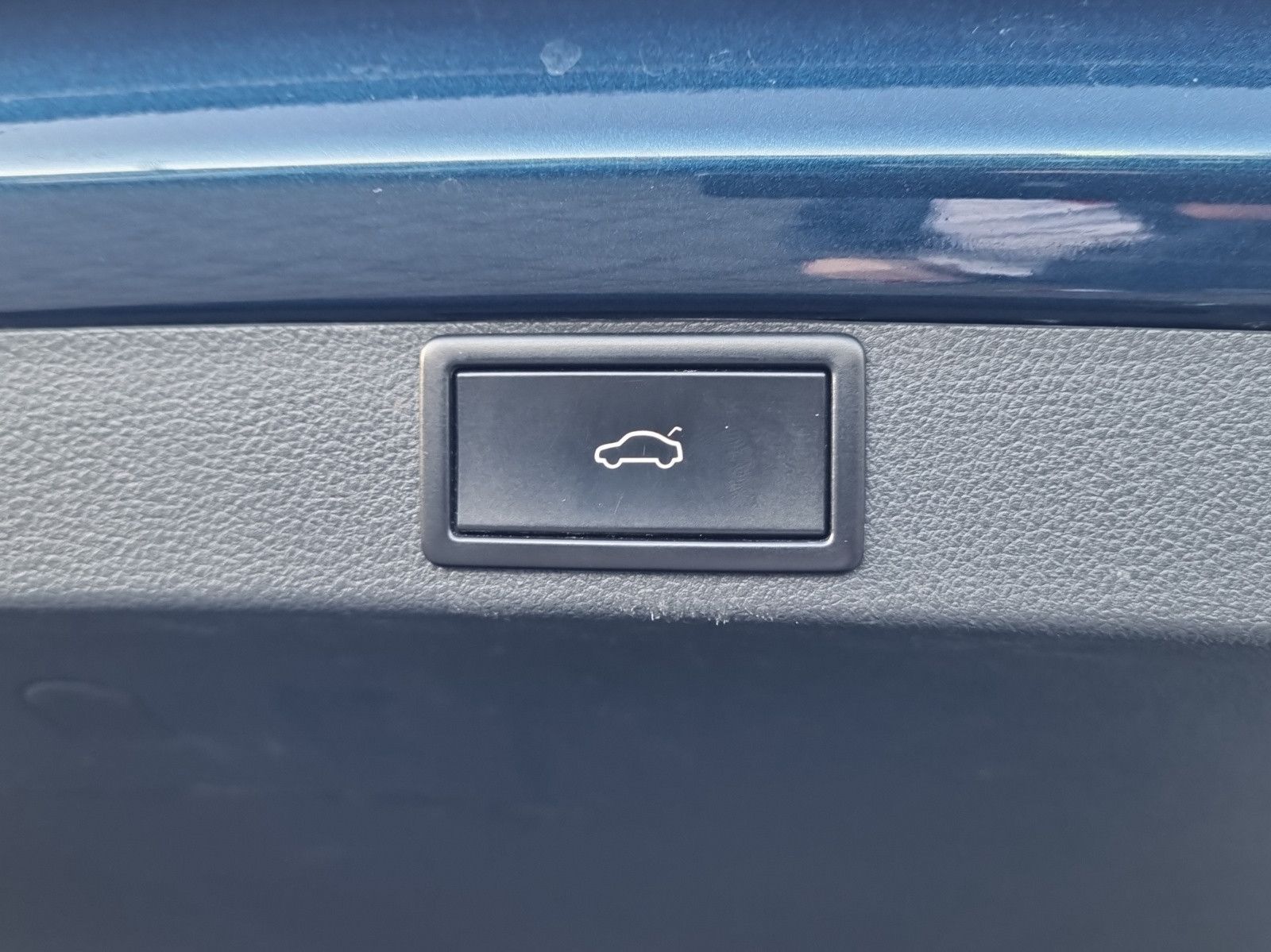 Fahrzeugabbildung SKODA Octavia 4 Combi First Edit. 2,0 TDI DSG Navi AHK