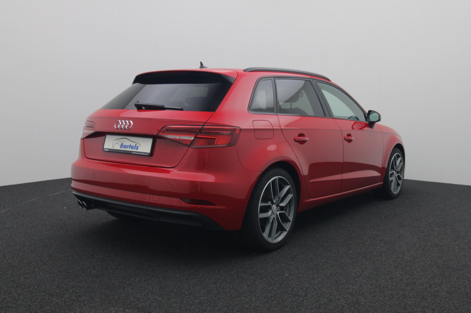 Fahrzeugabbildung Audi A3 Sportback 35 TFSI sport Navi AHK LED