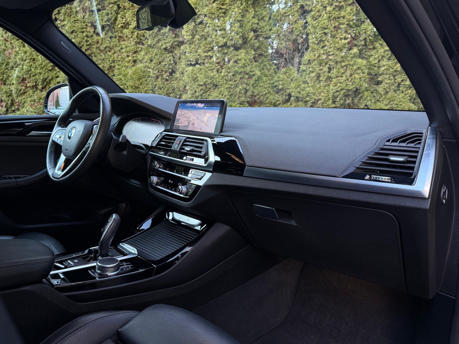 Fahrzeugabbildung BMW X3 xDrive Aut. 20i LED+NAVI+SHZ+LIVE+SPORT+LEDER