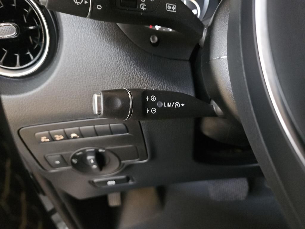 Fahrzeugabbildung Mercedes-Benz Vito 119 Kasten kompakt 4x4 LED Navi PTS RFK SHZ