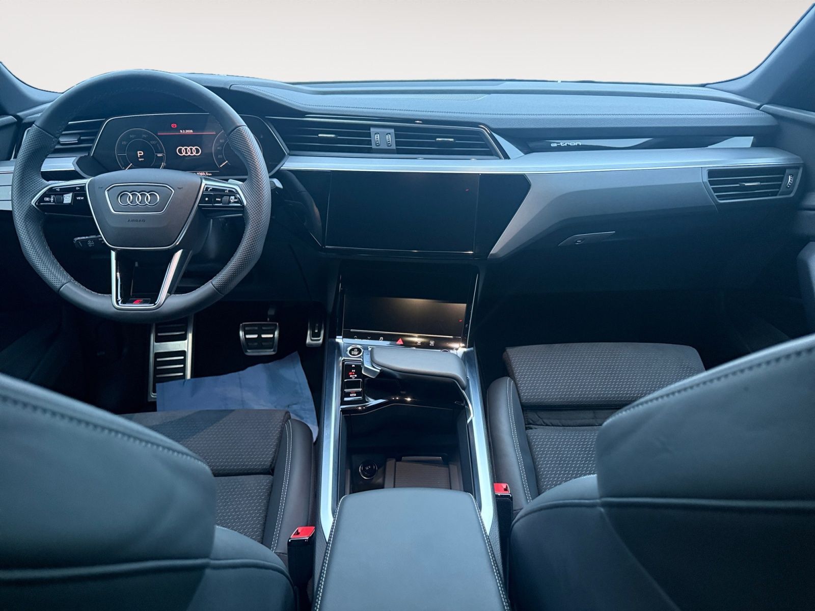 Audi Q8 e-tron - Bild 12