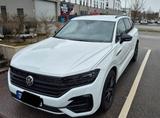 Volkswagen Touareg 3.0 TDI. R-Line Black 4MOT AHK - Volkswagen Touareg in Mainz