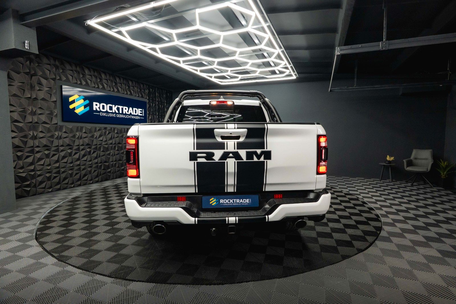 Fahrzeugabbildung Dodge RAM 3.0 MY 25 TWIN TURBO LARAMIE Night Pano ACC