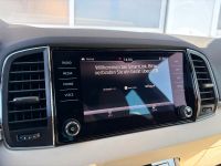 Skoda Karoq 1.5 TSI DSG Style 1.HD NAVI LEDER PANO AHK bei Autohaus Landmann & Maier OHG