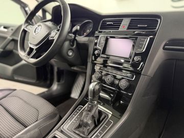 Volkswagen Golf Plus - 11