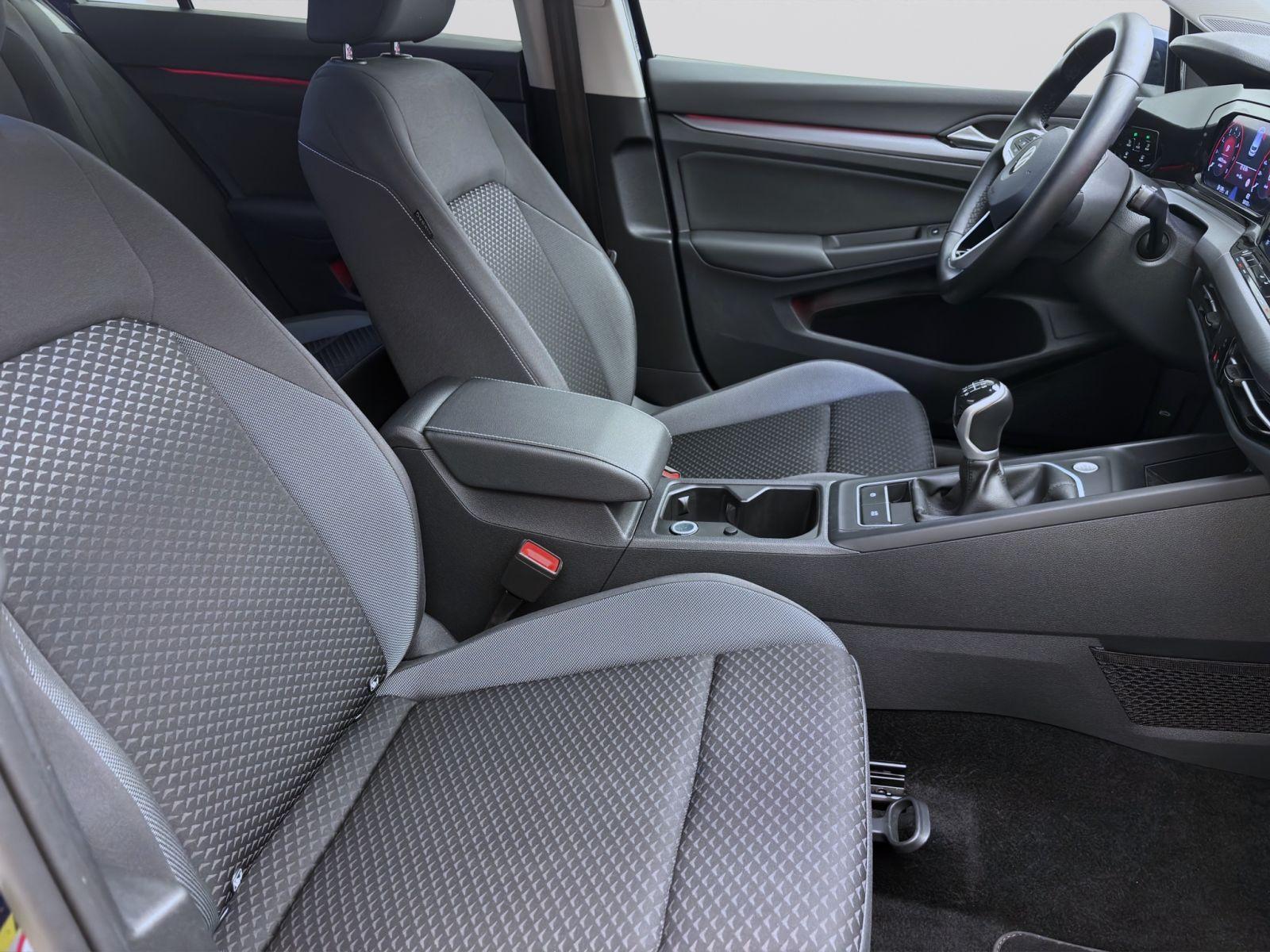 Volkswagen Golf 1.5 TSI ACTIVE STDHZG NAVI HuD SITZHZG