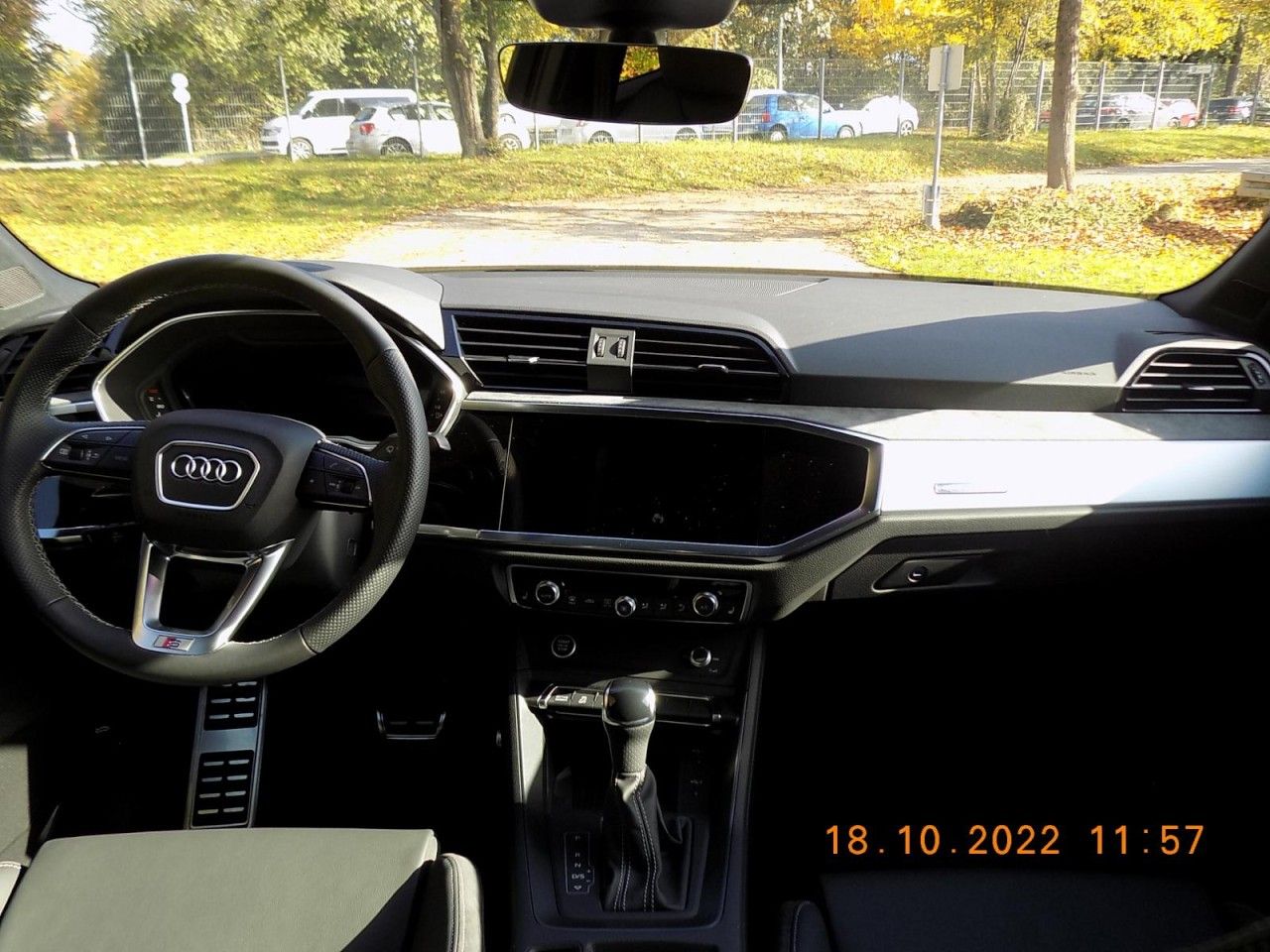 Fahrzeugabbildung Audi Q3 Sportback 35 TDI 110 kW qu. S-tr. Navi LED