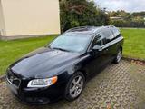 Volvo V70 Kombi Summum, PDC - Volvo V70 aus 2011 mit Diesel-Antrieb: Kombi