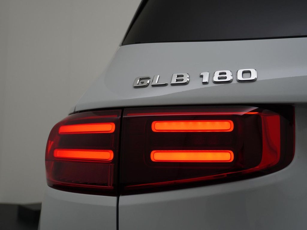Mercedes-Benz GLB 180 Star Edition Luxury Line 7pers. | AHK We