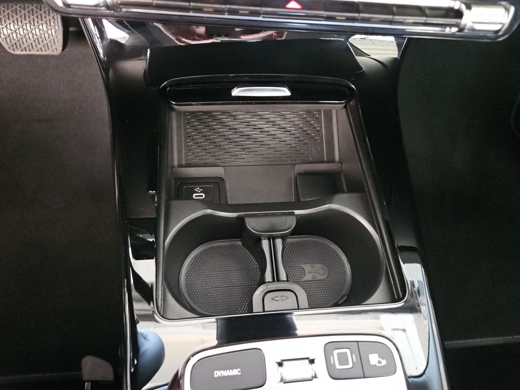 Fahrzeugabbildung Mercedes-Benz A 180 Progressive Navi LED SpurH SHZ KeyLess KAM