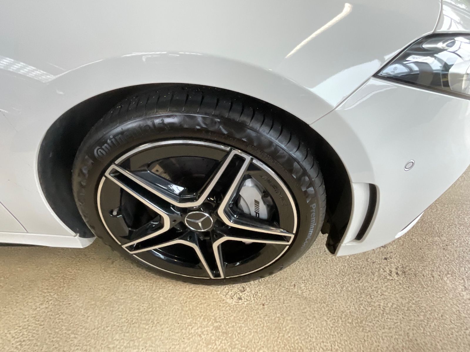 Fahrzeugabbildung Mercedes-Benz A 35 AMG 4Matic*Head-Up Display*MBUX