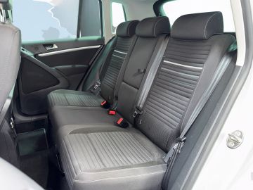 Volkswagen Tiguan - 10