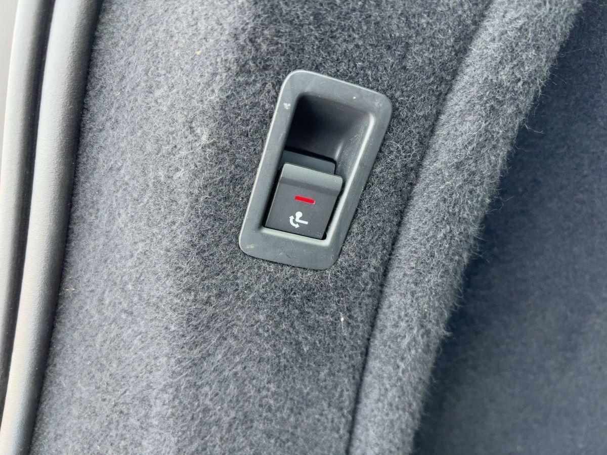 Audi A4 Avant 40 TFSI Advanced Navi AHZV Sitzhzg., миниатюра 17
