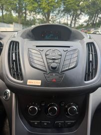 Ford Kuga - 12