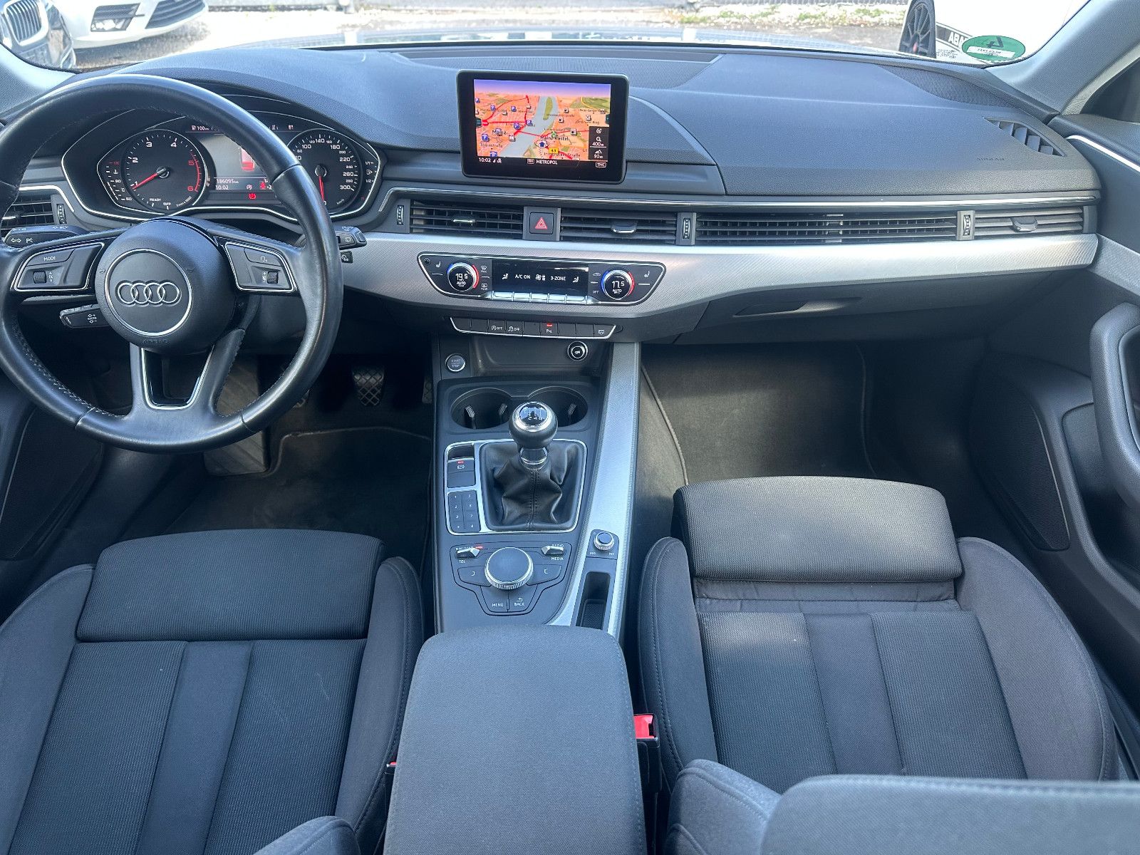 Fahrzeugabbildung Audi A4 2.0 TDI AVANT SPORT PAKET*MOD.2018+AHK*
