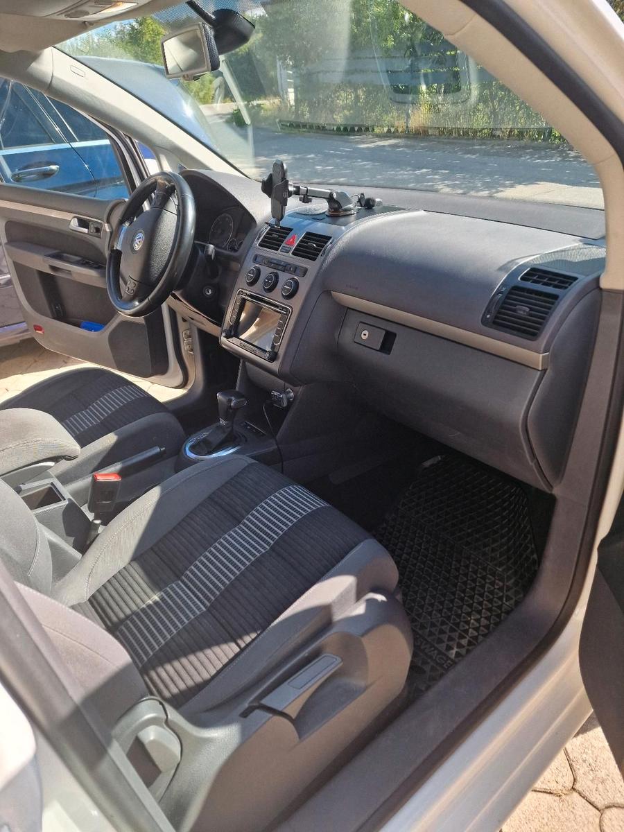 Volkswagen Touran 2009 — photo 6